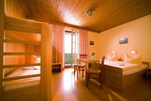 Jufa St. Martin Hotel Санкт Мартин ам Тененгебирге Стая снимка