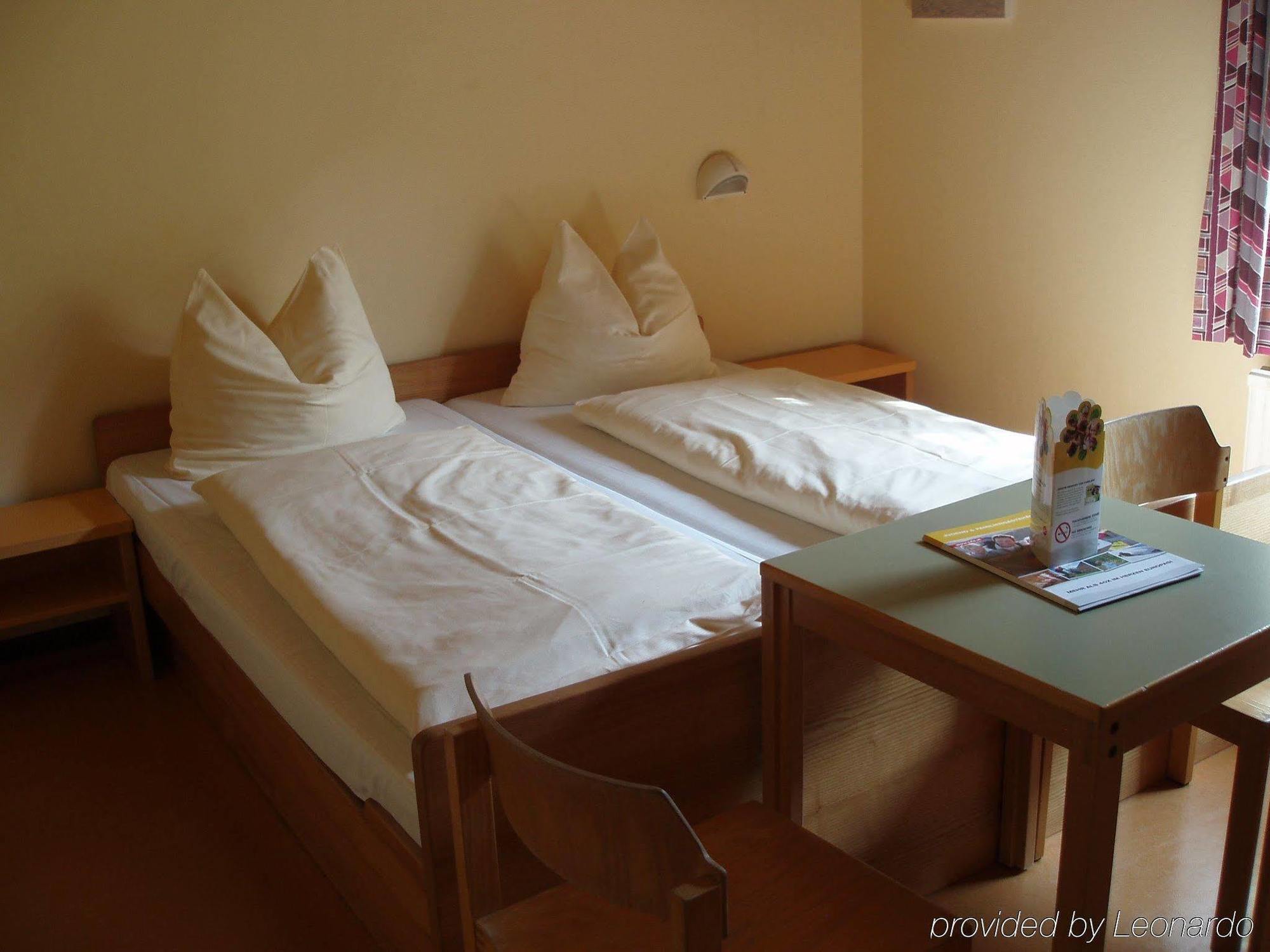 Jufa St. Martin Hotel Санкт Мартин ам Тененгебирге Стая снимка