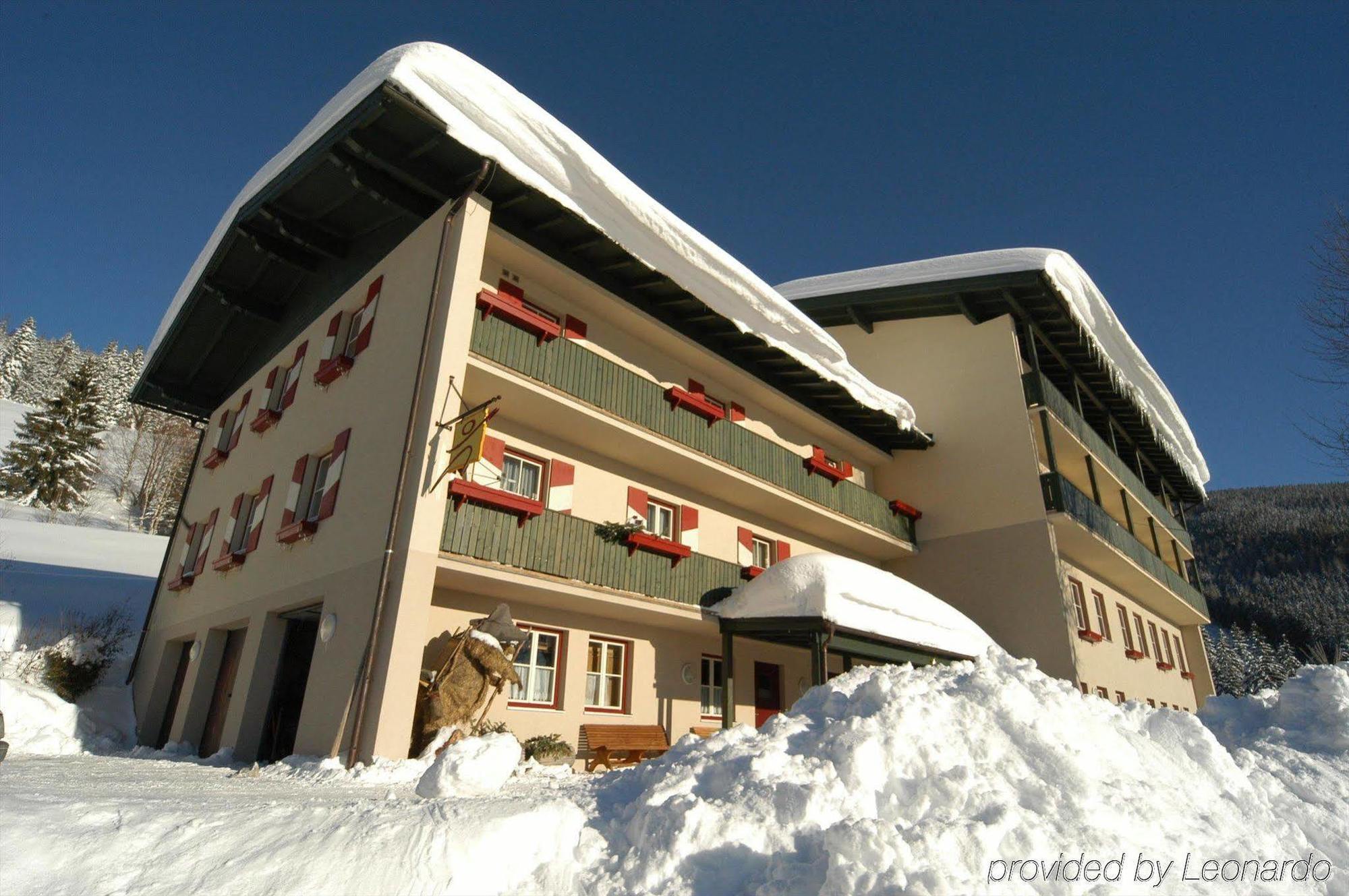 Jufa St. Martin Hotel Санкт Мартин ам Тененгебирге Екстериор снимка